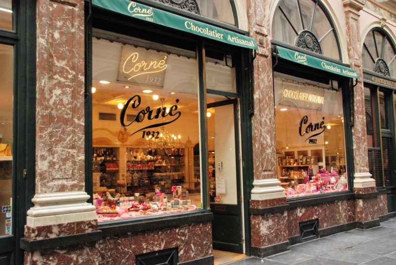 chocolaterie-THEOULE SUR MER-min_chocolate_chocolaterie_shop_luxury_chic_gallery_brussels_belgium-558146